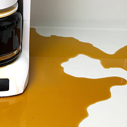 кофемашина Bertazzoni® протекает